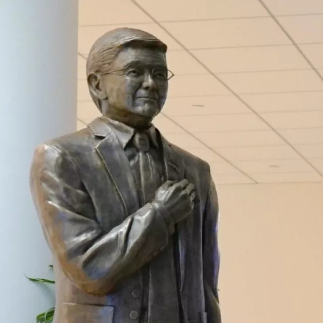 Norman Y. Mineta Statue at SJC in Terminal B Baggage Claim