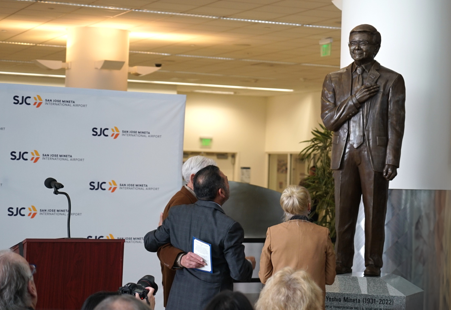 Mineta statue unveiling event at SJC